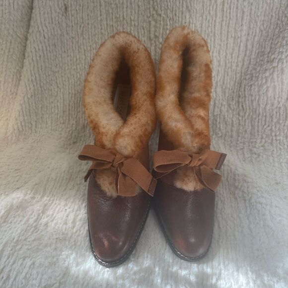 MATISSE BRN SUEDE&LEATHER CAP TOE HEELS SHEEPSKIN TRIM SHOES Rubber soles SZ8.5M - Picture 1 of 10
